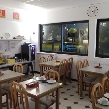 Hotel La Croisette & Restaurant Bistrot Gantier En Centre