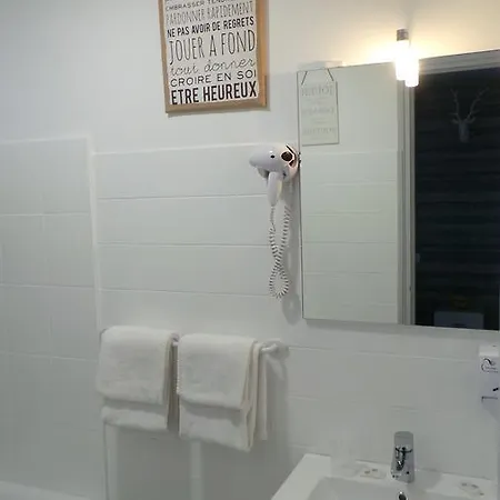 Hotel La Croisette & Restaurant Bistrot Gantier En Centre Royan