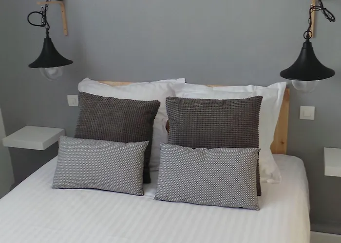 Hotel La Croisette & Restaurant Bistrot Gantier En Centre Royan