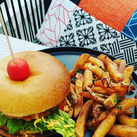 Hotel La Croisette & Restaurant Bistrot Gantier En Centre