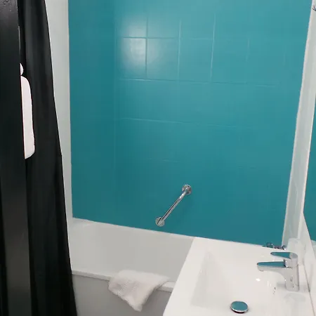 Hotel La Croisette & Restaurant Bistrot Gantier En Centre Royan